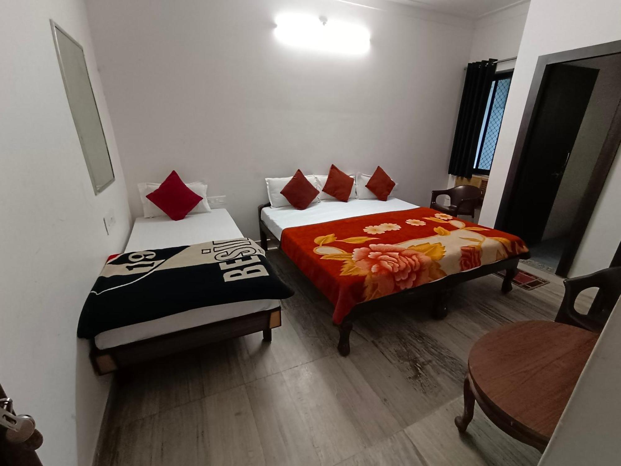 Hotel Shubham Удайпур Экстерьер фото