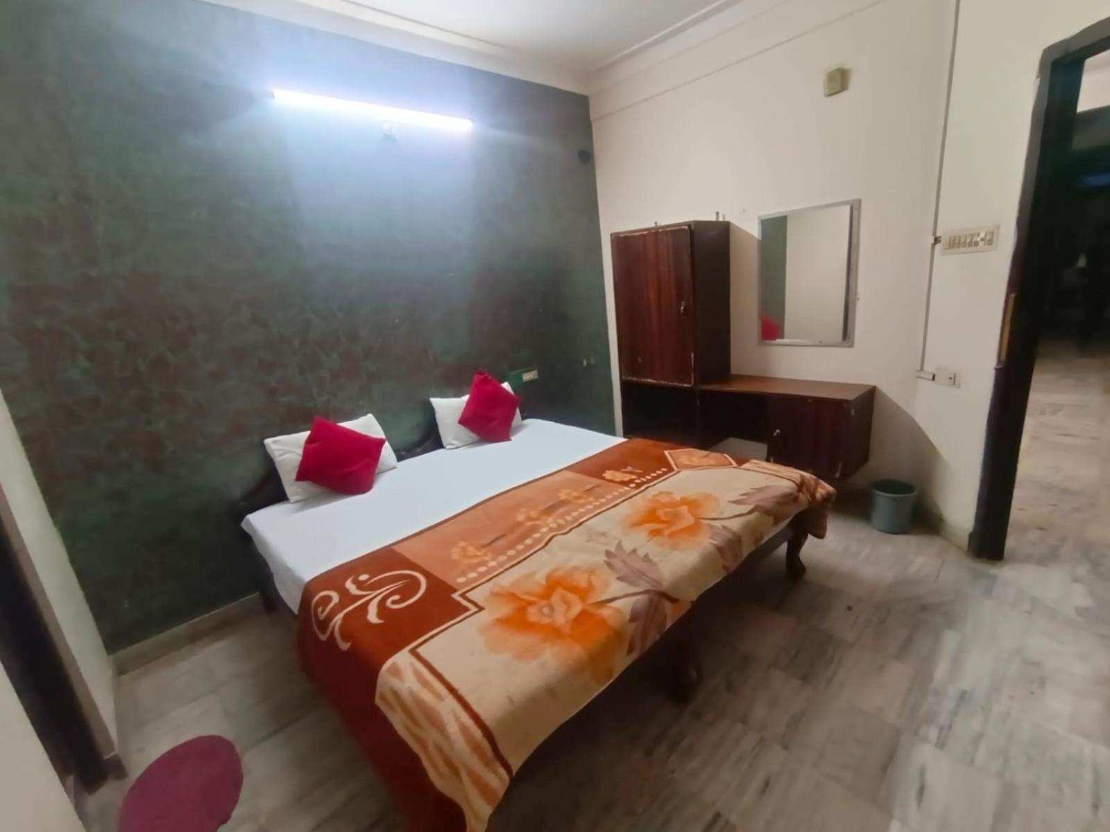 Hotel Shubham Удайпур Экстерьер фото